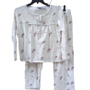 Country Store, White With Purple Bouquets Of Flowers Print Cropped PJ Set. XL